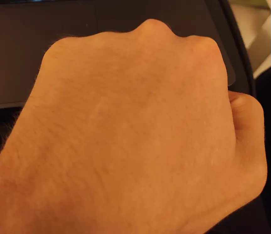 Une photographie de main